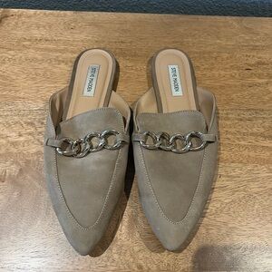 Steve Madden Beige Mules with Gold Chain Detail